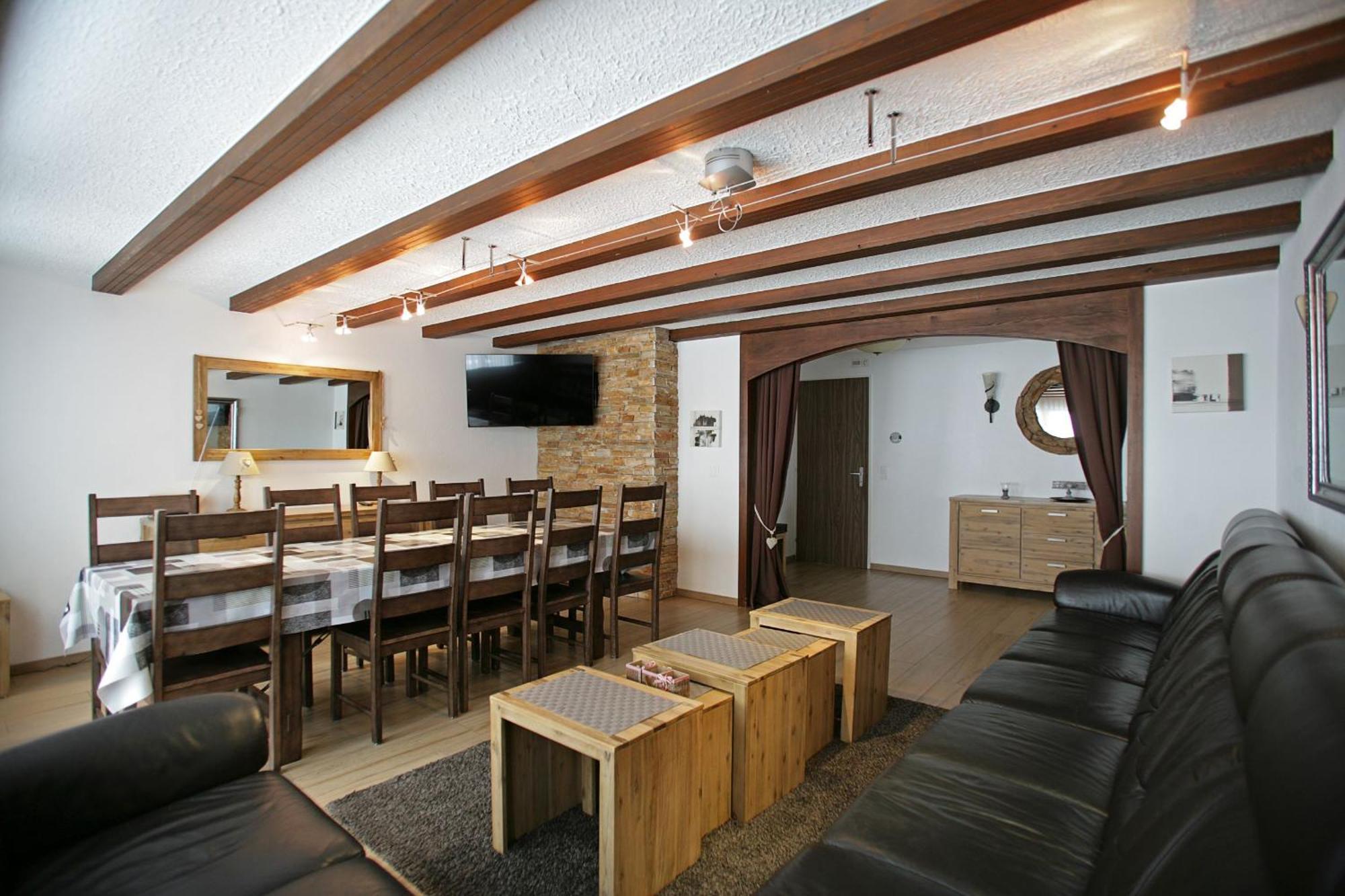Baron / Baronesse Apartments Leukerbad Ruang foto